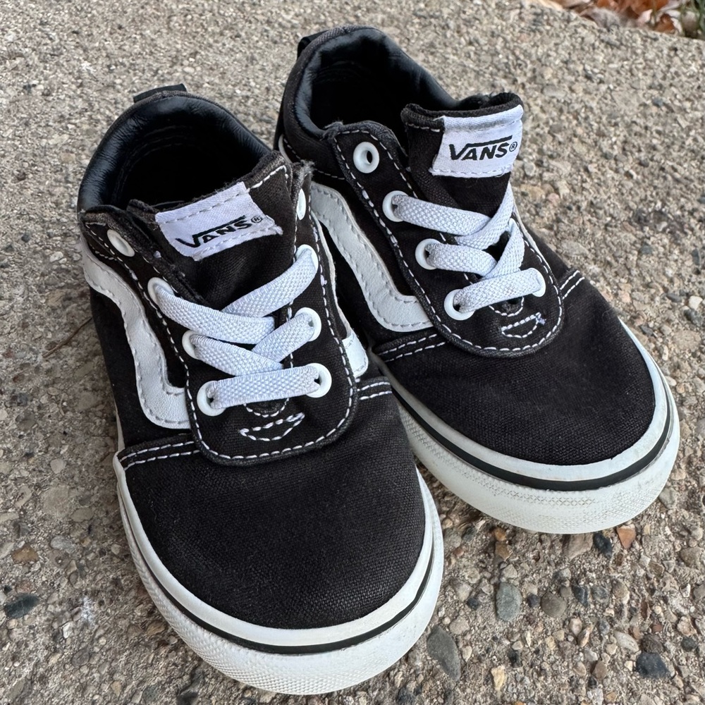 Vans Toddlers Classic Black and White Sneakers